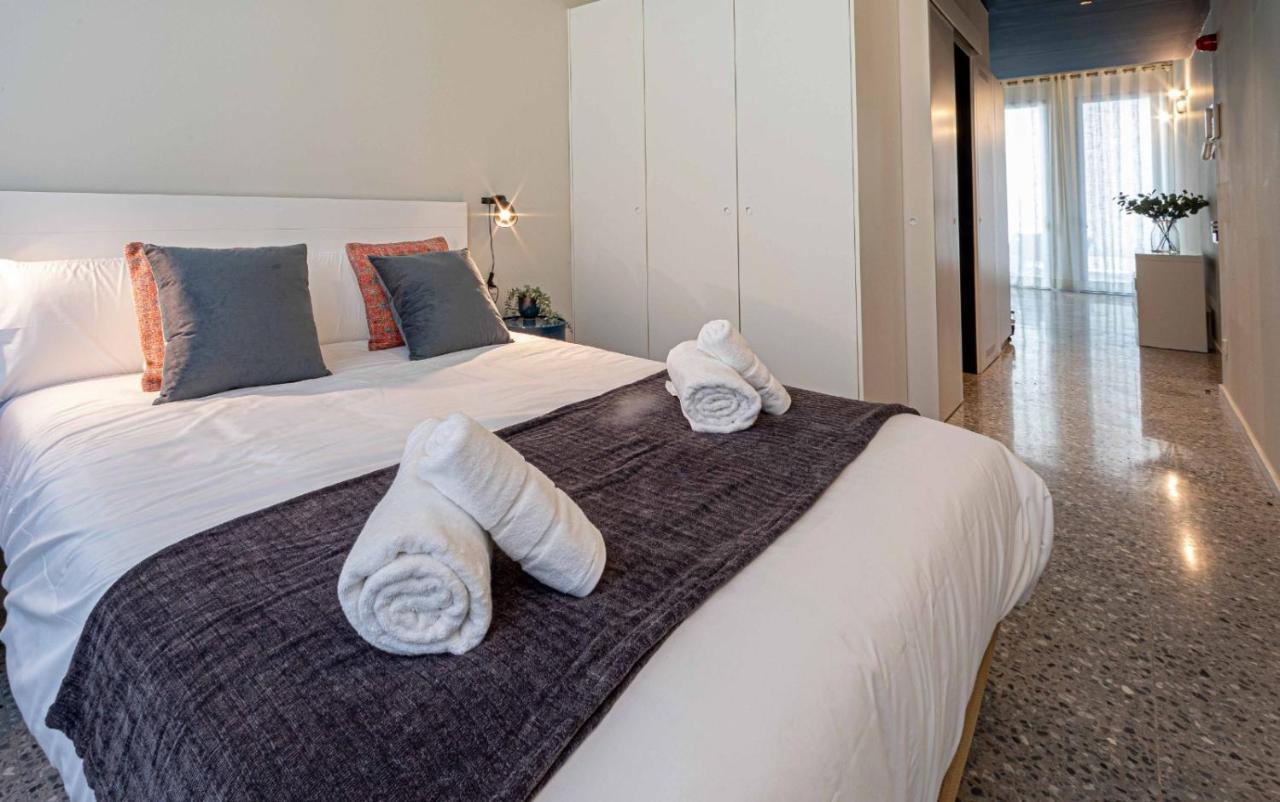 Barcelona Touch Apartments - Rosich Оспиталет де Лобрегат Екстериор снимка
